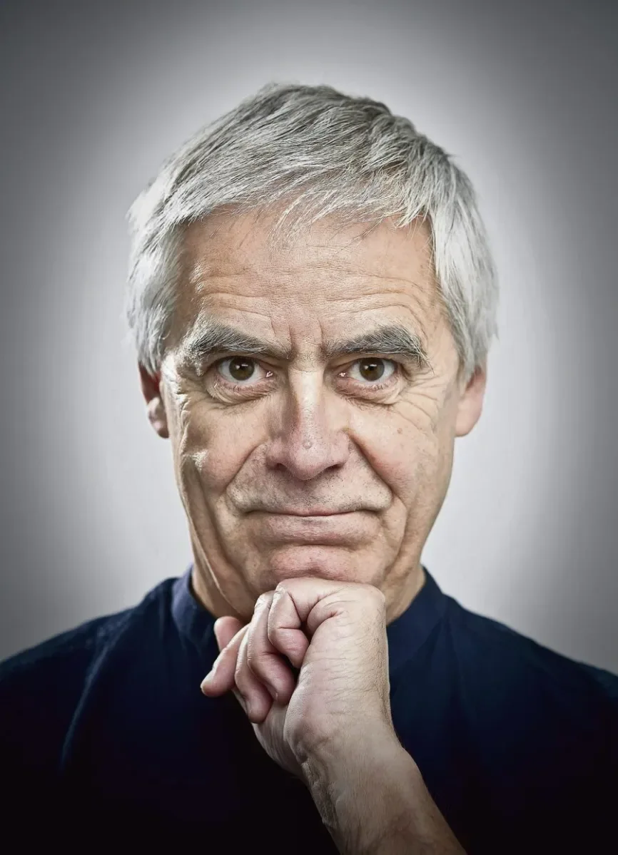 Portrait de Jacques Jouet, auteur associé du Festival Confluences 2021