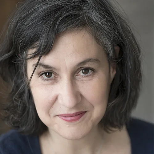 Portrait de Violaine Schwartz, autrice associée du Festival Confluences 2022